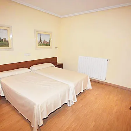 Ele Acueducto Hotell 3*