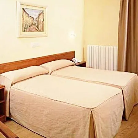 Hotell Ele Acueducto 3*