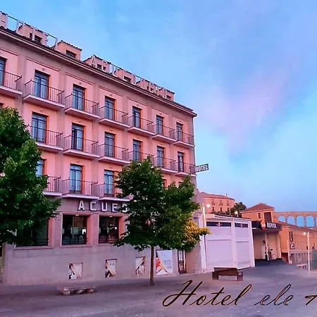 Ele Acueducto Hotell 3*
