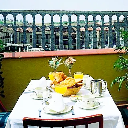 Ele Acueducto Hotel