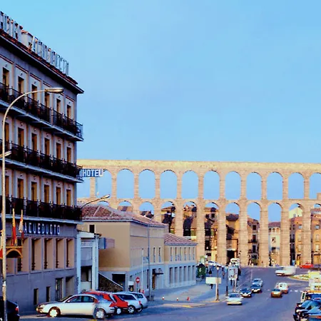 Ele Acueducto מלון