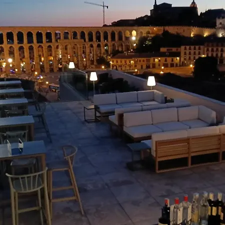 Ele Acueducto Hotell 3*