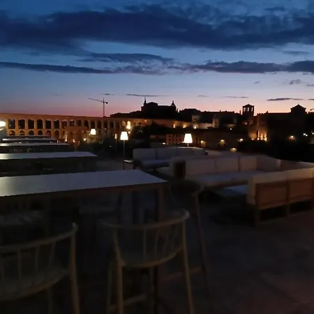 Hotell Ele Acueducto 3*