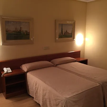 Hotel Ele Acueducto 3*