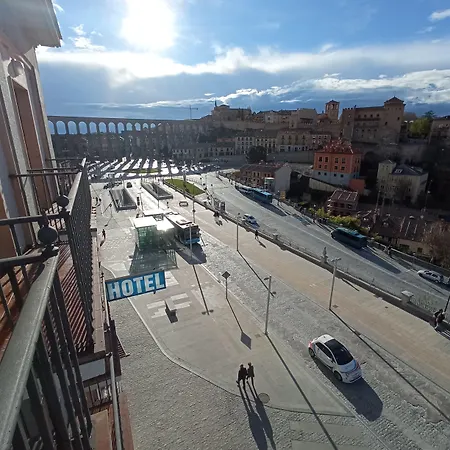 Ele Acueducto מלון