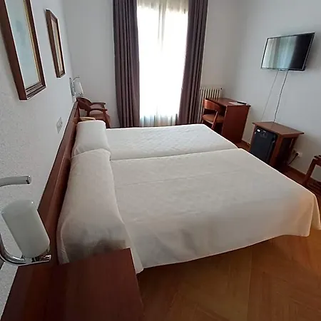 Ele Acueducto Hotel Segovia