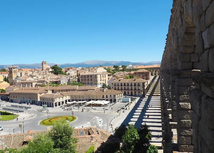 Ele Acueducto Отель Сеговия