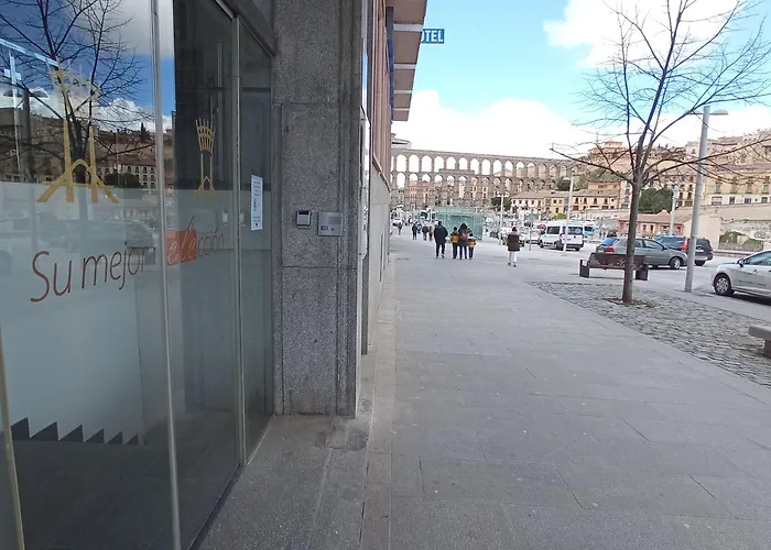 Ele Acueducto 3* Сеговия