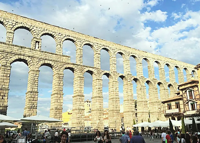 Ele Acueducto 3* Сеговия