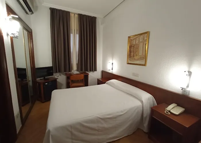 Ele Acueducto Отель Сеговия